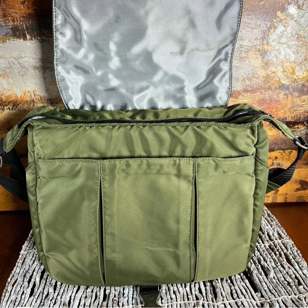 Tamrac 5426 Aria 6 Compact Camera Accessory Shoulder Bag Great Condition